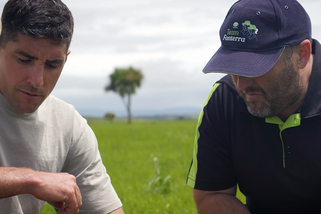 Waikato farmer Andy Hawkins and Farm Source Technical Sales Representative Brett Wallace